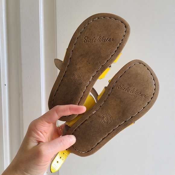 Girls Salt Water Sandals The Original Shiny Yellow 11 - Picture 9 of 9
